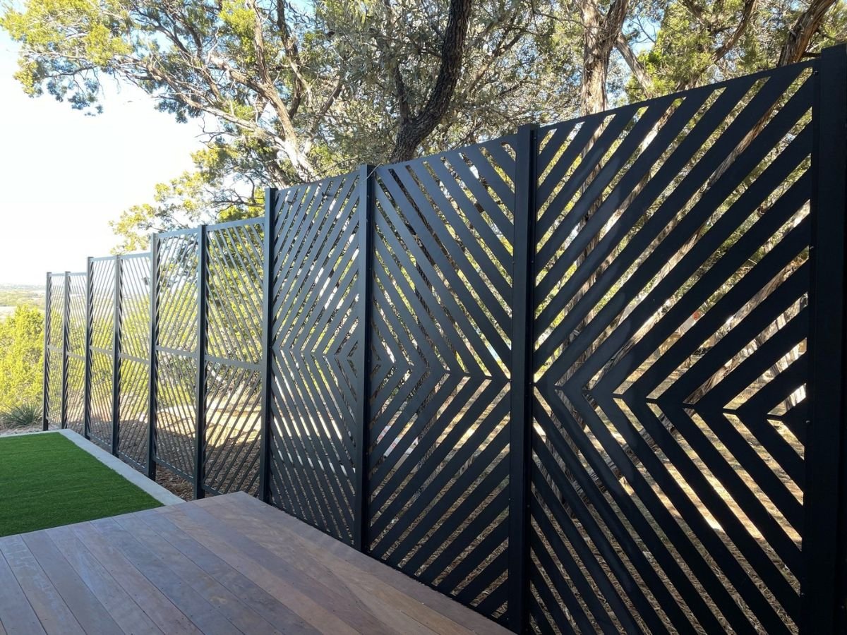 Aluminum Sheet Fence (1)